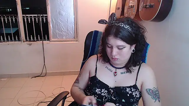 Smoke trip Alicia online show from 10-31-25, 02:34
