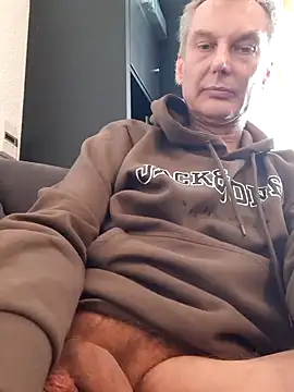 Snapshot of grandcool chatting on 02-16-25, 03:05 grandcool online show from 02-16-25, 03:05