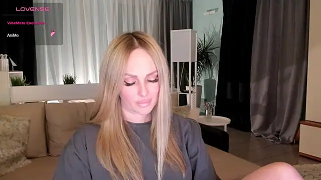 Libby Nora online show from 12-10-24, 03:44