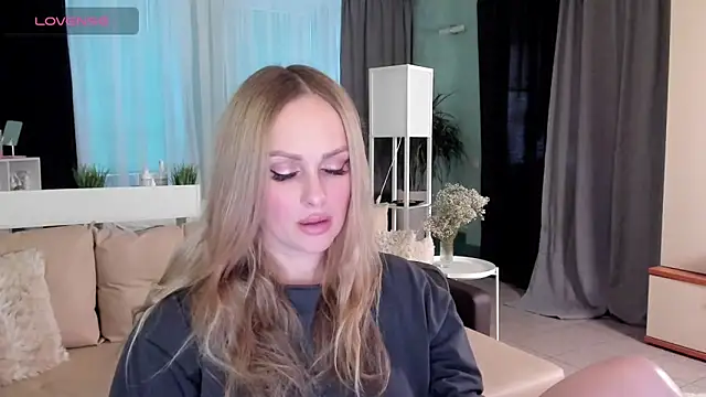 Libby Nora online show from 01-31-25, 12:51