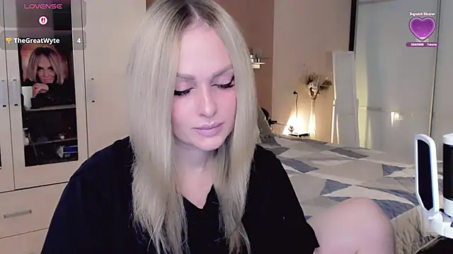 Libby Nora online show from 10-27-25, 10:08