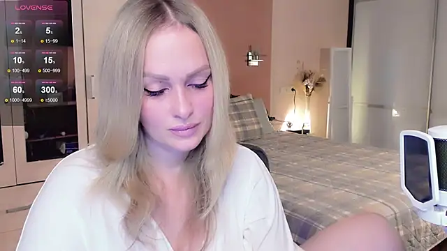 Libby Nora online show from 11-08-25, 10:26