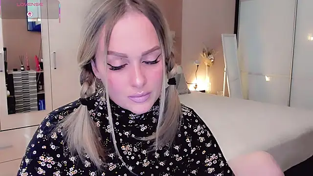 Libby Nora online show from 04-22-26, 11:56