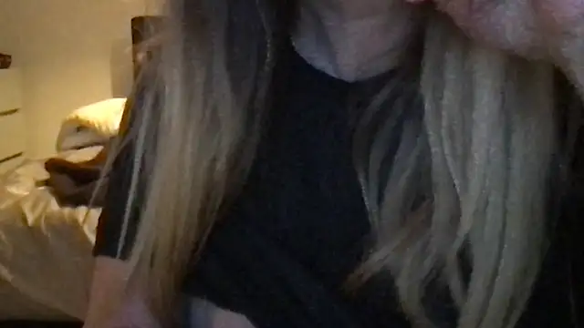 Snapshot of leadileo chatting on 11-05-25, 12:38 leadileo online show from 11-05-25, 12:38