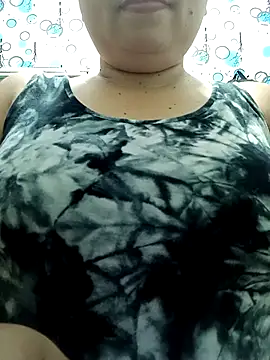 XXLorie 02 online show from 04-21-26, 12:01