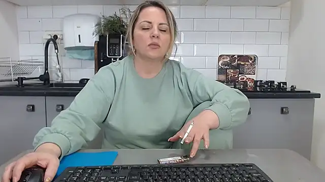 erikaerika online show from 01-19-25, 01:12