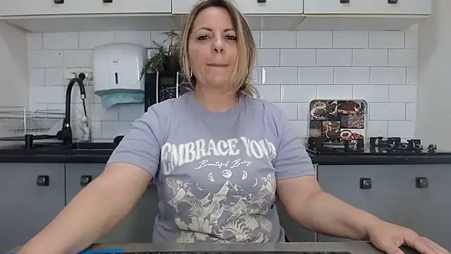 erikaerika online show from 01-20-25, 09:46