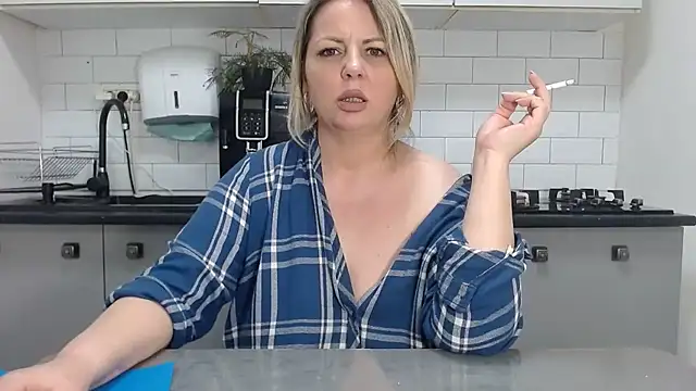 erikaerika online show from 02-02-25, 02:34