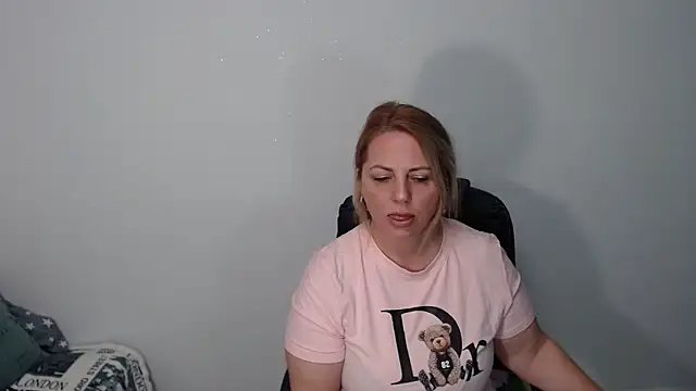 erikaerika online show from 10-01-25, 09:26