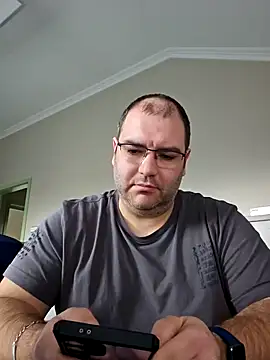 Andrew1900529 online show from 12-12-24, 01:17