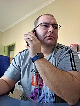 Andrew1900529 online show from 02-07-25, 10:50