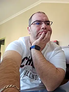 Andrew1900529 online show from 03-04-25, 08:24