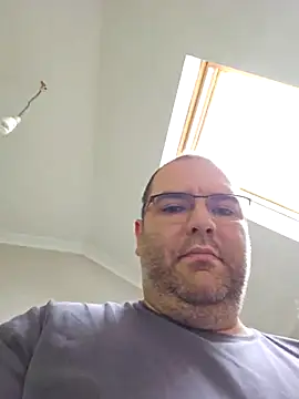 Andrew1900529 online show from 03-10-25, 09:43