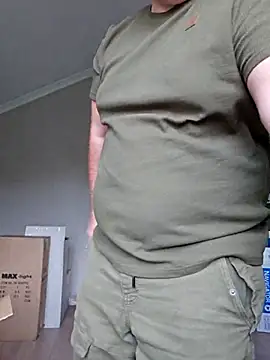 Andrew1900529 online show from 10-06-25, 12:24