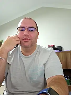 Andrew1900529 online show from 10-15-25, 06:24