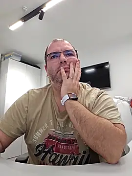 Andrew1900529 online show from 01-06-26, 07:28