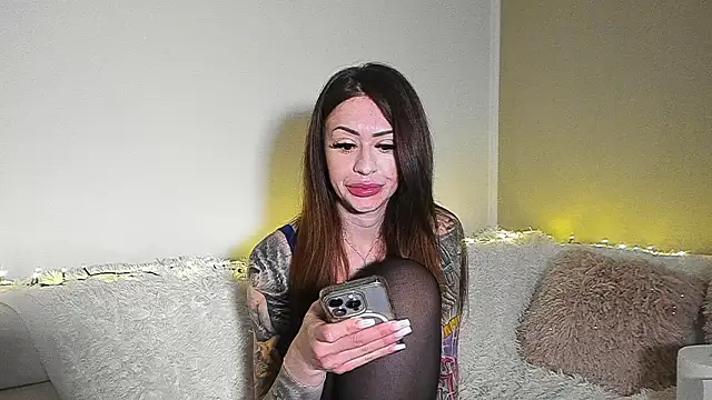 BrianaDiamondXXX online show from 03-23-26, 06:17