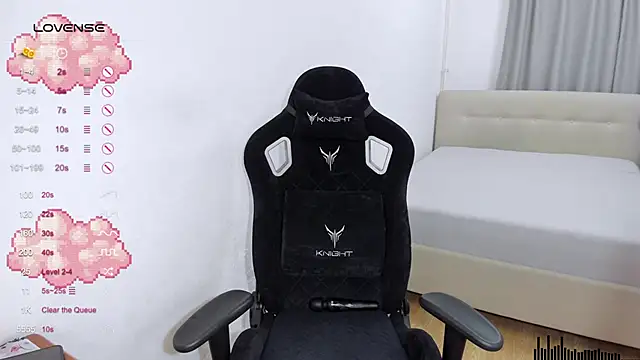 SkyqueenI online show from 01-31-25, 09:37