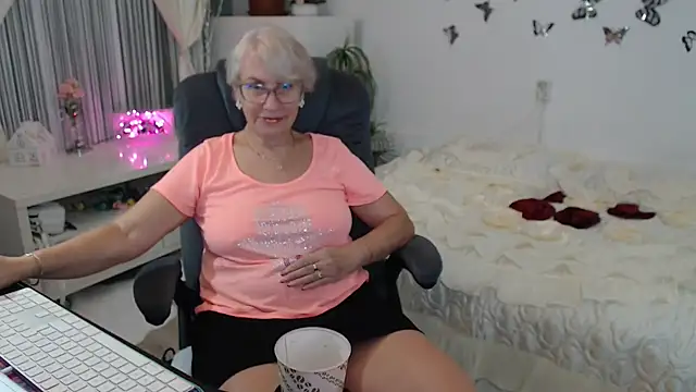 Ghertrude52 online show from 09-26-25, 04:05