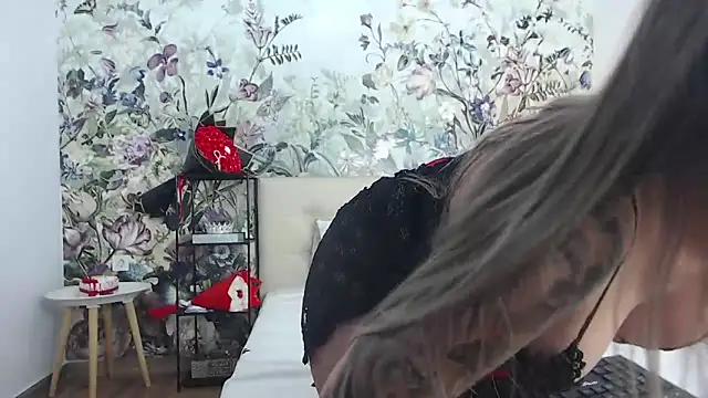 RoseDiamond06 online show from 04-02-26, 09:23