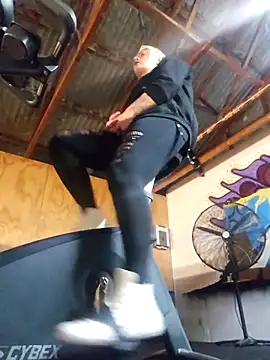 Snapshot of PinkTheHawk chatting on 11-23-25, 09:47 PinkTheHawk online show from 11-23-25, 09:47