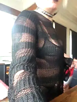 Snapshot of PinkTheHawk chatting on 12-02-25, 05:57 PinkTheHawk online show from 12-02-25, 05:57