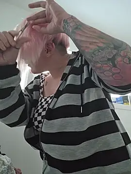 PinkTheHawk online show from 06-07-26, 04:38