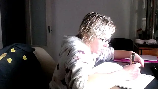 SexxyLety online show from 11-21-25, 09:02