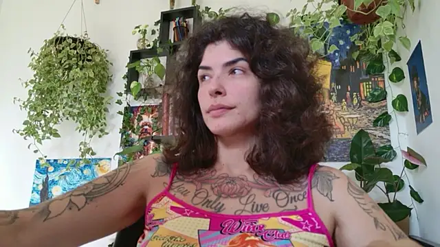 Snapshot of TaliMajesty chatting on 05-16-26, 05:23 TaliMajesty online show from 05-16-26, 05:23