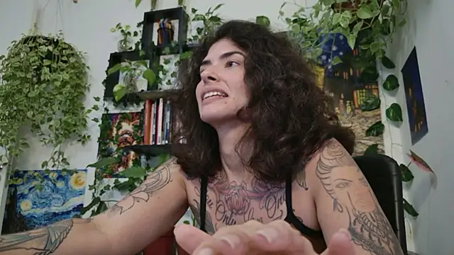 Snapshot of TaliMajesty chatting on 05-28-26, 11:24 TaliMajesty online show from 05-28-26, 11:24
