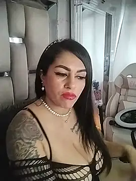 chelaqueen  online show from 06-10-26, 07:13