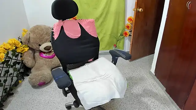 janelleritz online show from 03-08-25, 10:00