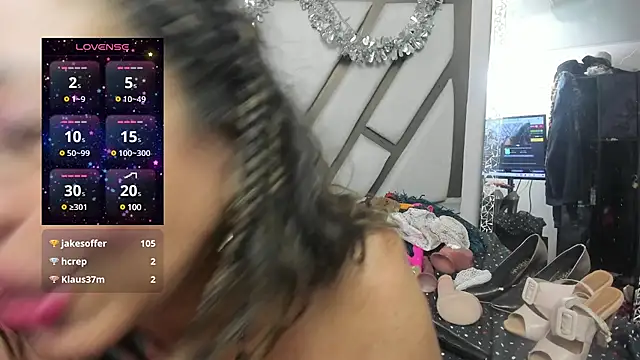 Snapshot of matureluna chatting on 03-05-25, 09:15 matureluna online show from 03-05-25, 09:15