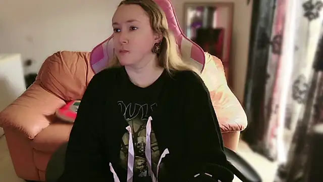 kisicaxx online show from 02-15-25, 10:44