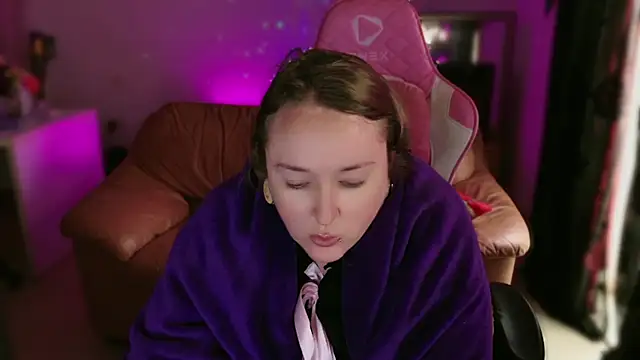 kisicaxx online show from 02-18-25, 01:11