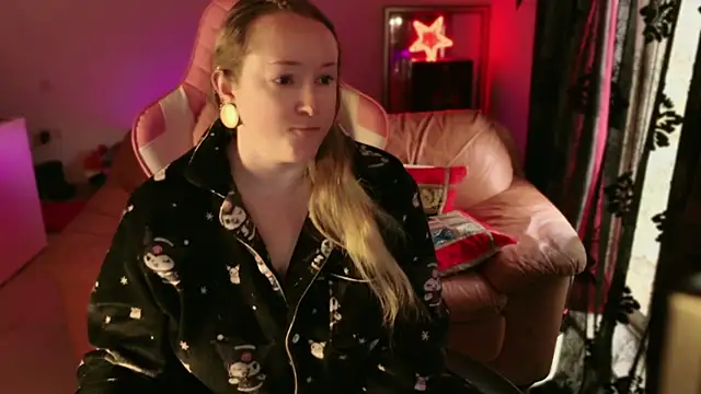 kisicaxx online show from 03-18-25, 02:04