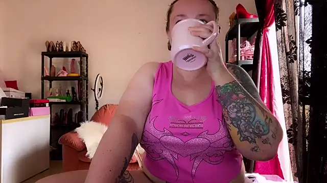 kisicaxx online show from 05-17-26, 10:00