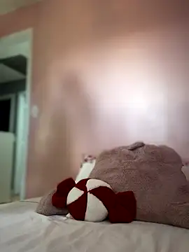 lovely beast online show from 12-02-25, 06:03