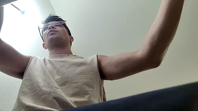 Snapshot of SebastianReiss chatting on 06-18-26, 04:35 SebastianReiss online show from 06-18-26, 04:35