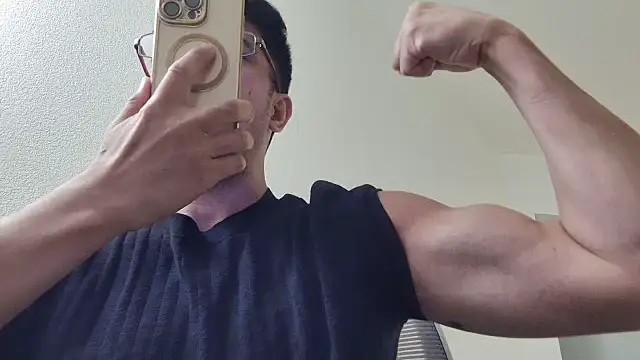 Snapshot of SebastianReiss chatting on 06-23-26, 06:11 SebastianReiss online show from 06-23-26, 06:11