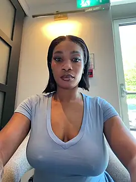 Snapshot of __Nessa__ chatting on 05-24-26, 11:37 Nessa online show from 05-24-26, 11:37