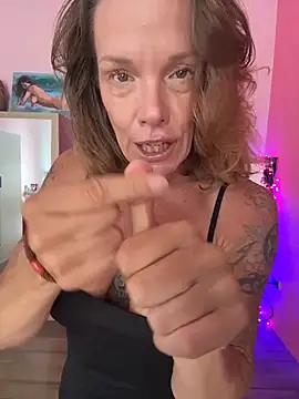 mommyselenafit  online show from 04-01-26, 01:17