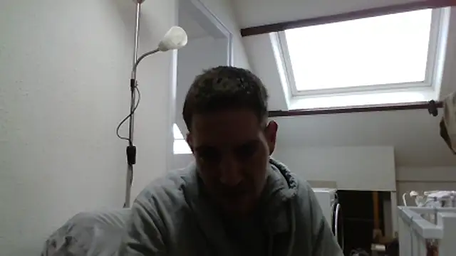 Snapshot of Bizzyjustin chatting on 03-16-26, 12:31 Bizzyjustin online show from 03-16-26, 12:31