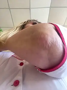 Snapshot of Irina2909@xh chatting on 03-05-25, 10:11 Irina2909xh online show from 03-05-25, 10:11