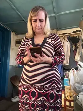 Snapshot of Irina2909@xh chatting on 03-08-25, 02:08 Irina2909xh online show from 03-08-25, 02:08