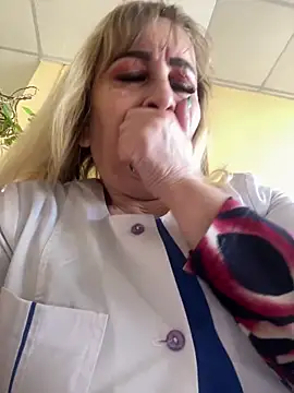 Snapshot of Irina2909@xh chatting on 03-10-25, 10:04 Irina2909xh online show from 03-10-25, 10:04