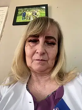 Snapshot of Irina2909@xh chatting on 03-21-25, 12:17 Irina2909xh online show from 03-21-25, 12:17