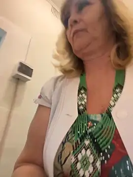 Snapshot of Irina2909@xh chatting on 09-22-25, 10:50 Irina2909xh online show from 09-22-25, 10:50