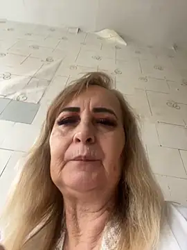 Snapshot of Irina2909@xh chatting on 10-13-25, 10:48 Irina2909xh online show from 10-13-25, 10:48