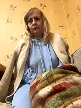 Snapshot of Irina2909@xh chatting on 10-29-25, 12:24 Irina2909xh online show from 10-29-25, 12:24